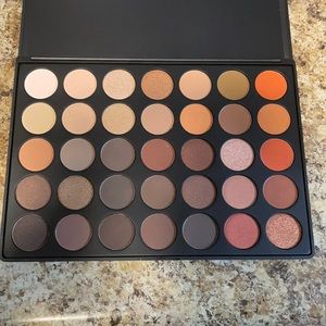Morphe eyeshadow palette